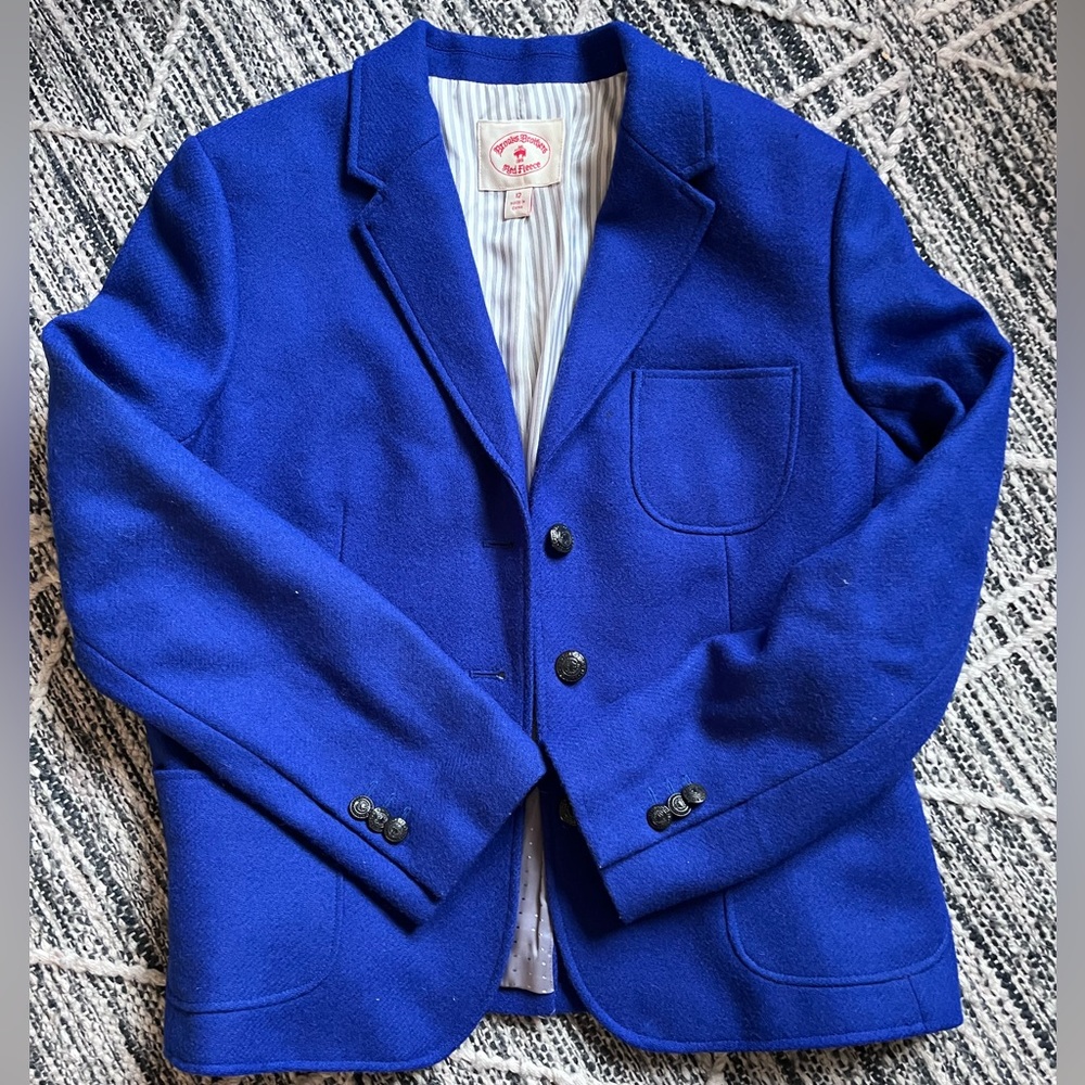Brooks Brothers Red Fleece Jacket. Fits like a size 8